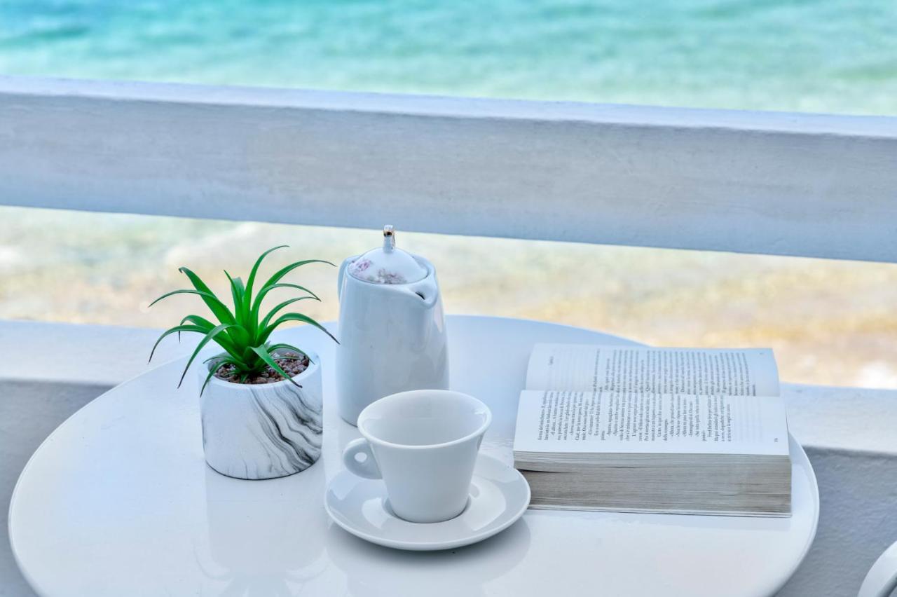 "Di Mare" Hotel & Suites Posidhonía Esterno foto